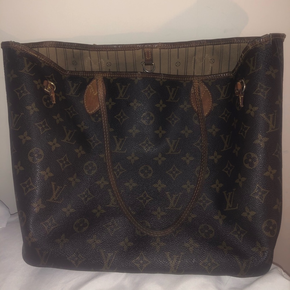 Louis Vuitton Manogram Shoulder bag